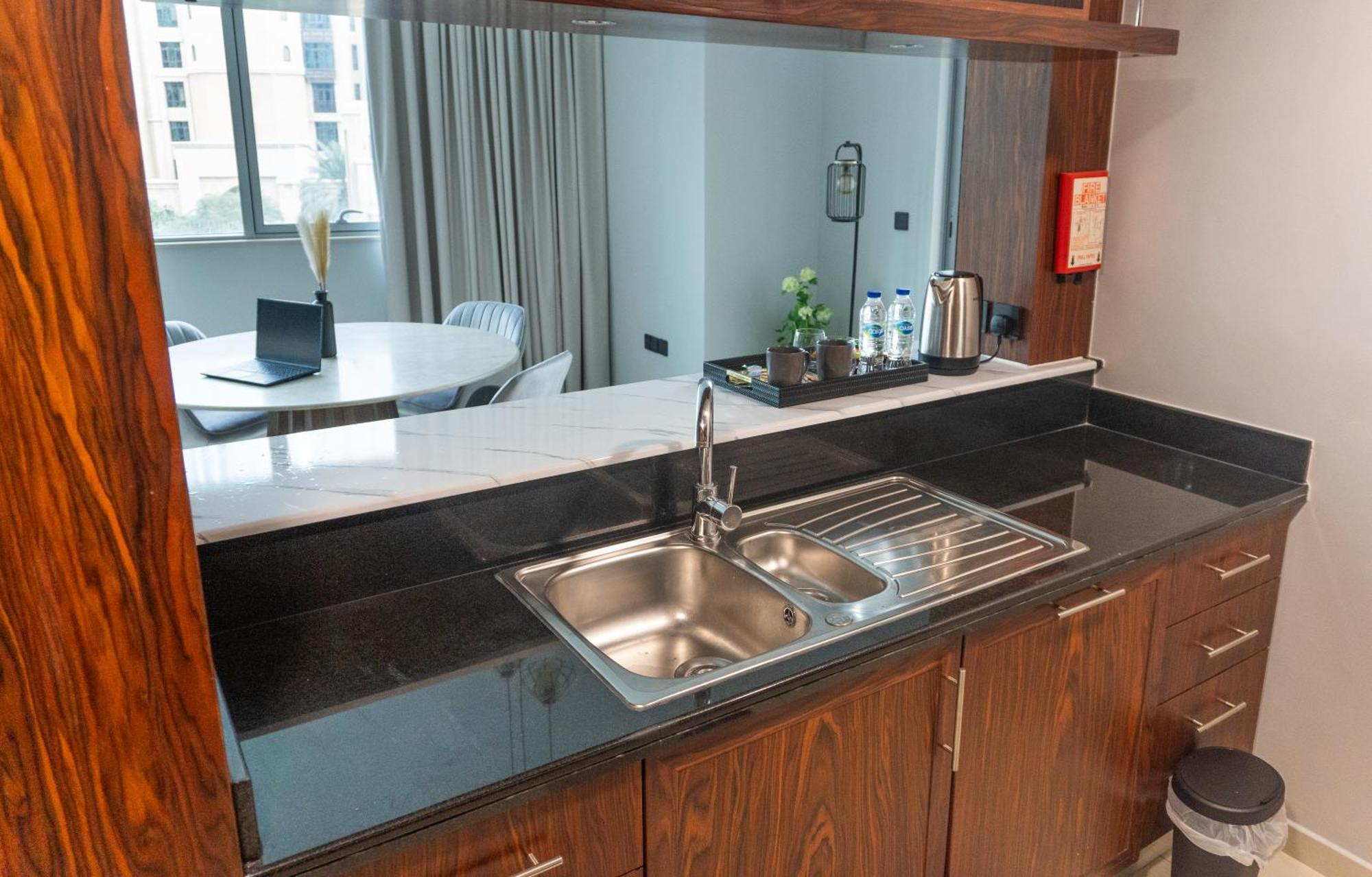 דירות דובאי Downtown Oasis, Burj Khalifa Views, Luxury Amenities מראה חיצוני תמונה
