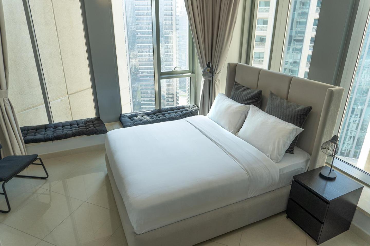 דירות דובאי Downtown Oasis, Burj Khalifa Views, Luxury Amenities מראה חיצוני תמונה